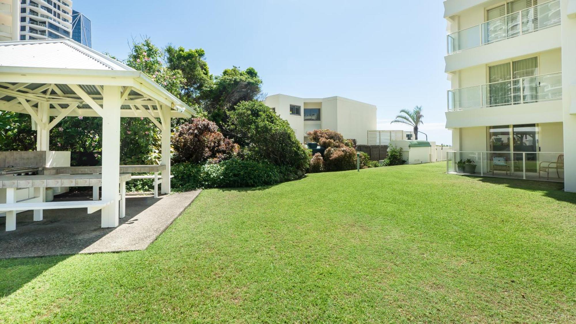 Viscount On The Beach Gold Coast Exterior photo