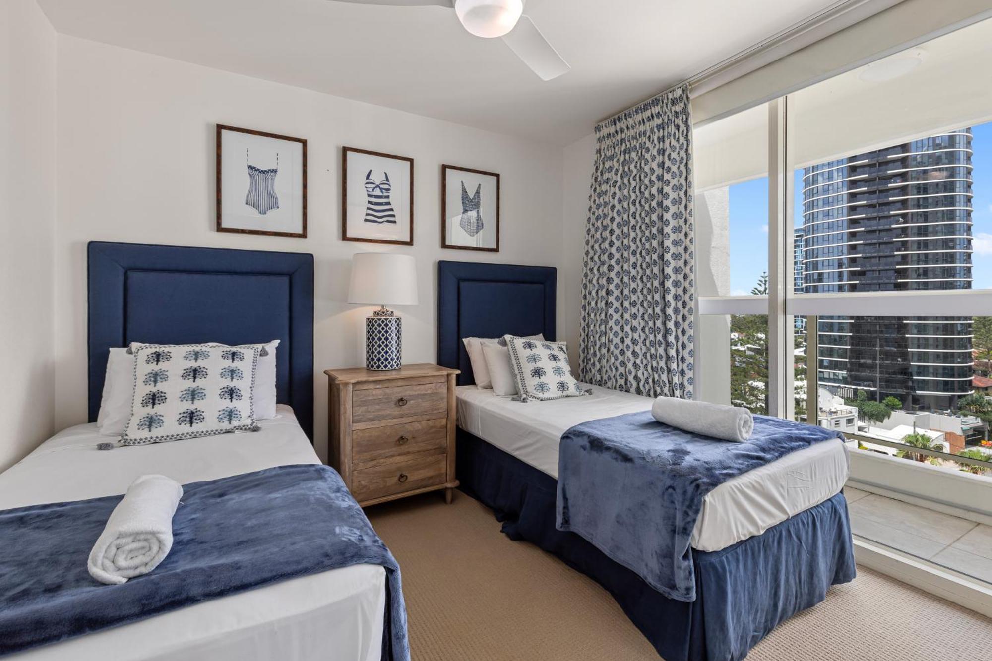 Viscount On The Beach Gold Coast Room photo