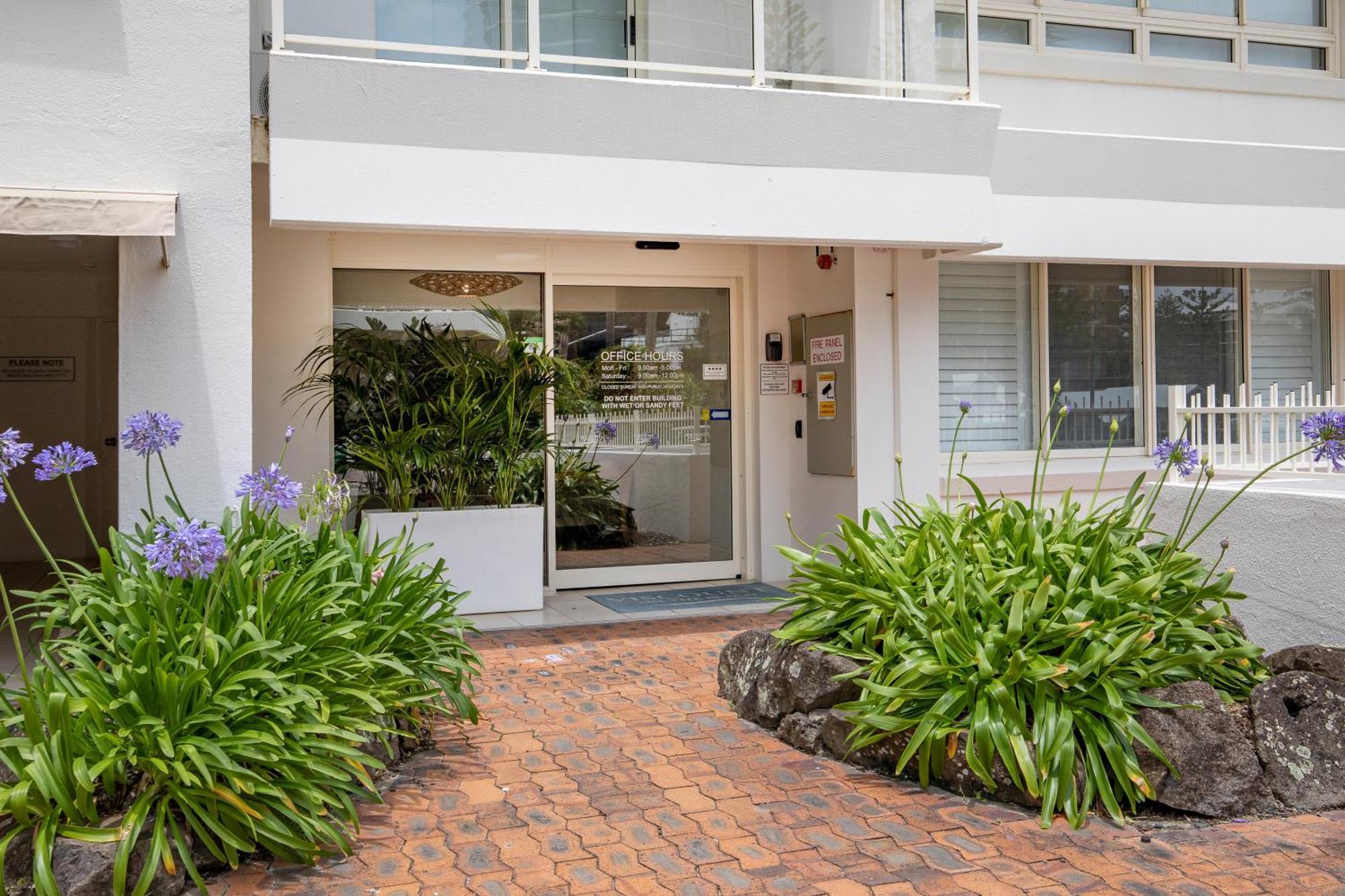 Viscount On The Beach Gold Coast Exterior photo
