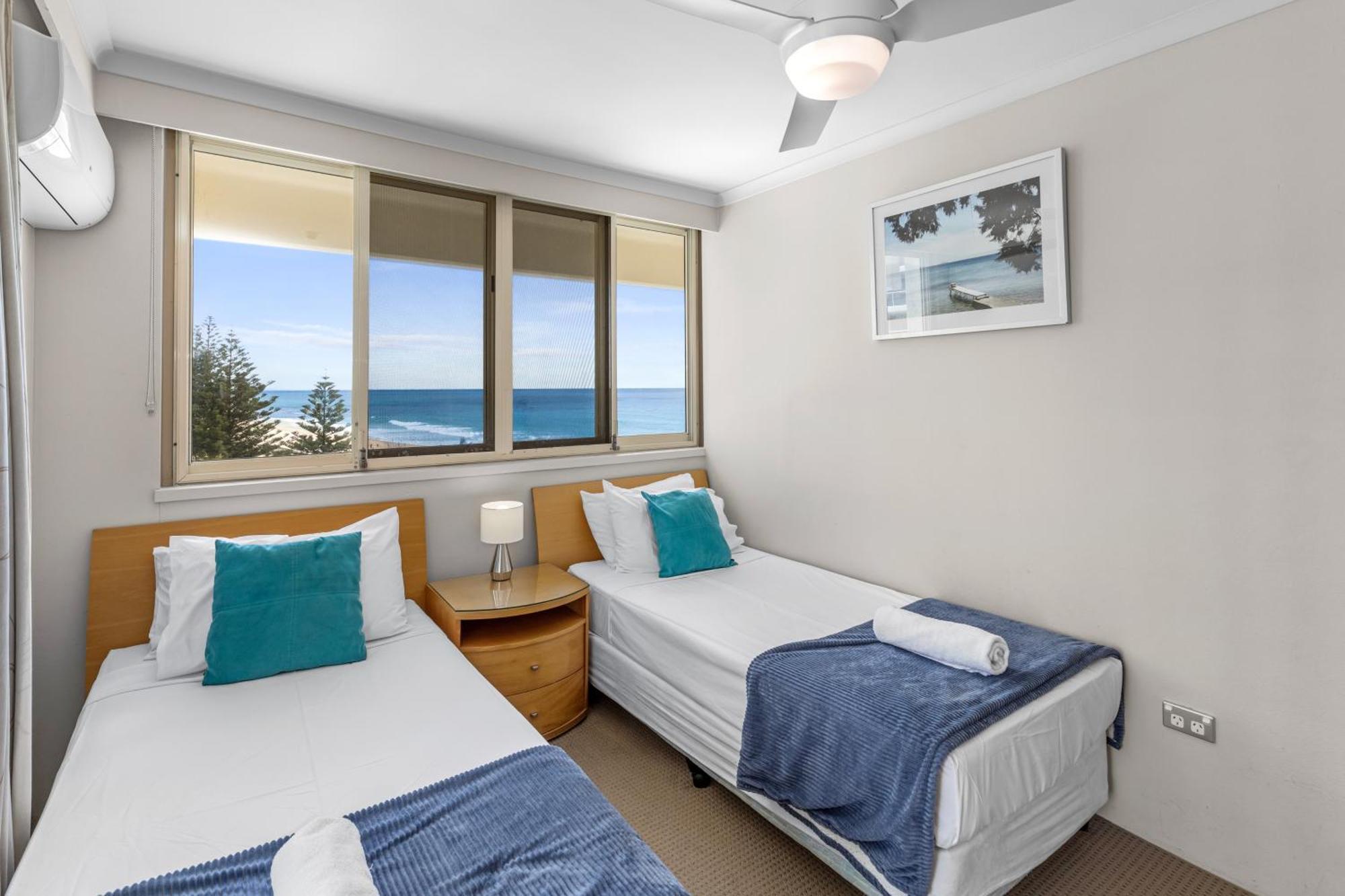 Viscount On The Beach Gold Coast Room photo