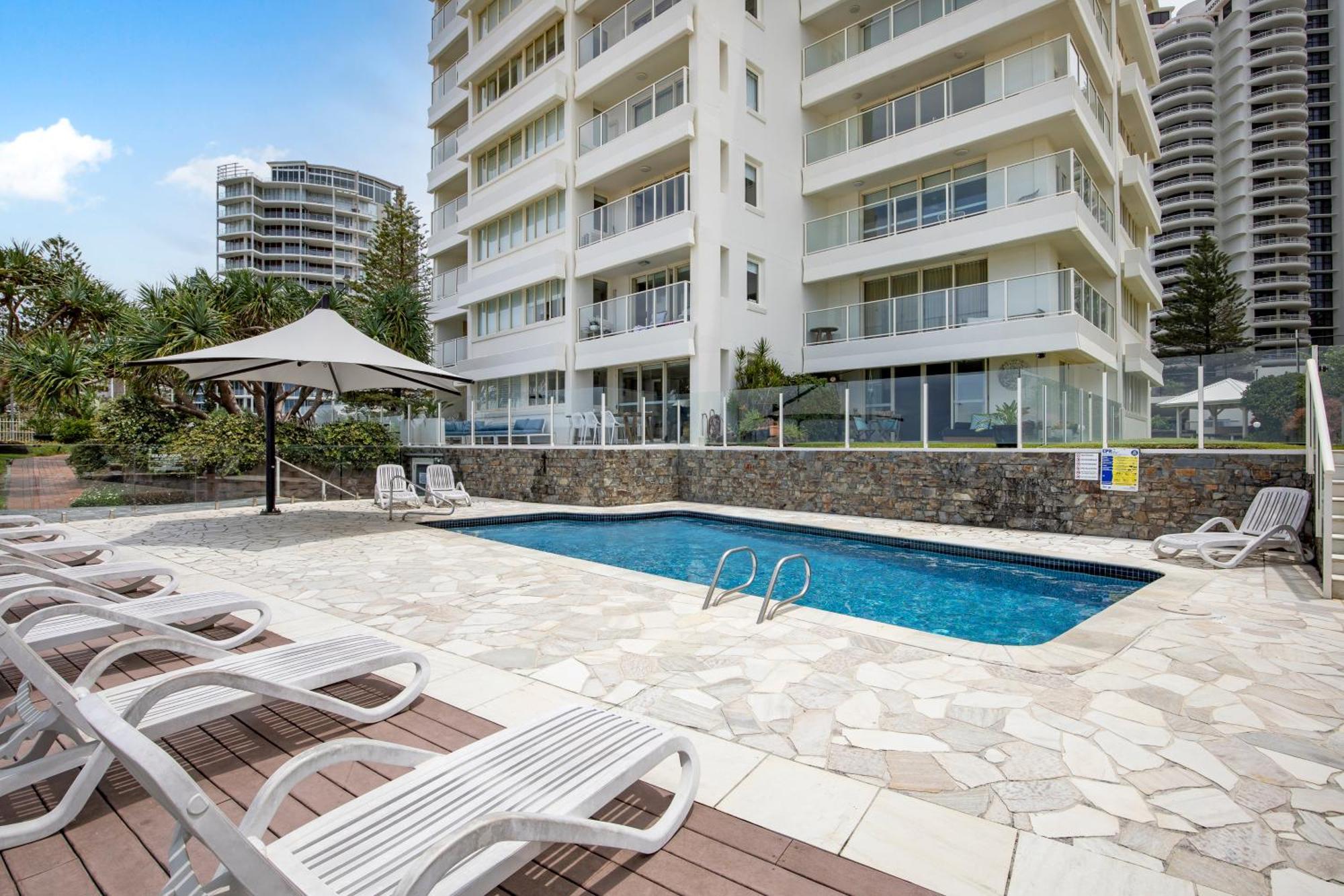 Viscount On The Beach Gold Coast Exterior photo