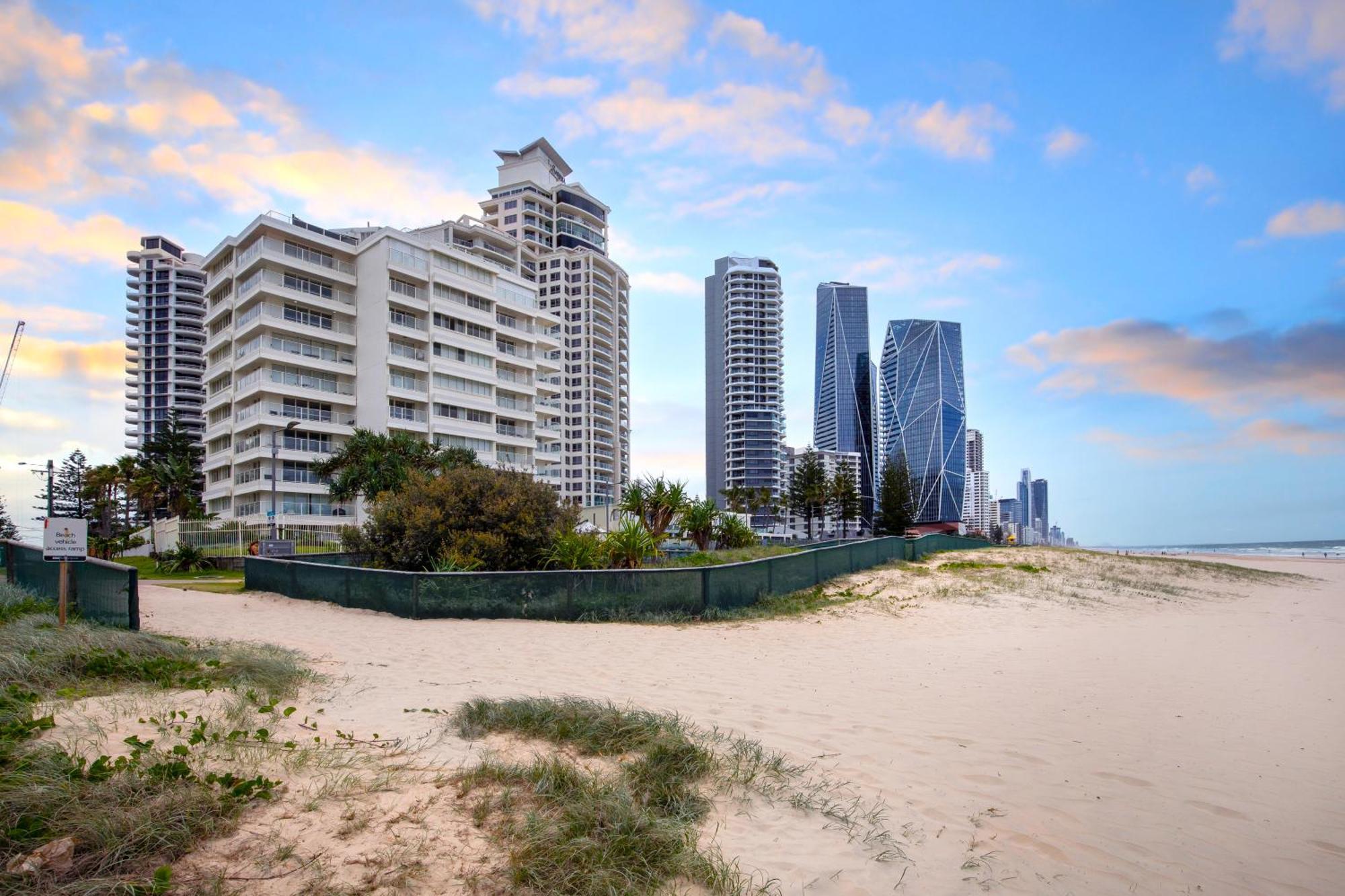 Viscount On The Beach Gold Coast Exterior photo