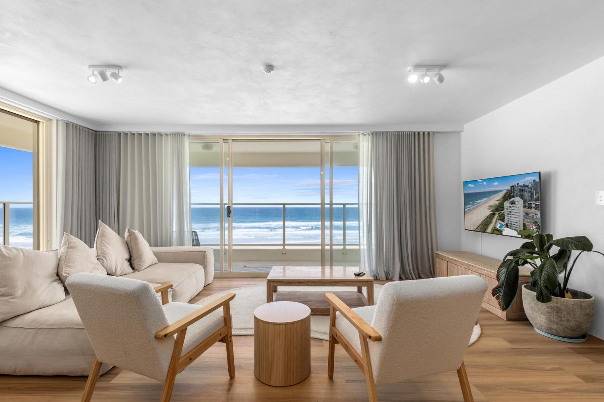 Viscount On The Beach Gold Coast Exterior photo